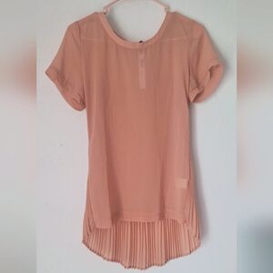 Coco + Carmen Asymmetrical Plisse Back Women's Top Blouse Size S/M NWT